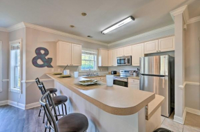 Idyllic Condo with Pool Access about 3 Mi to Beach!